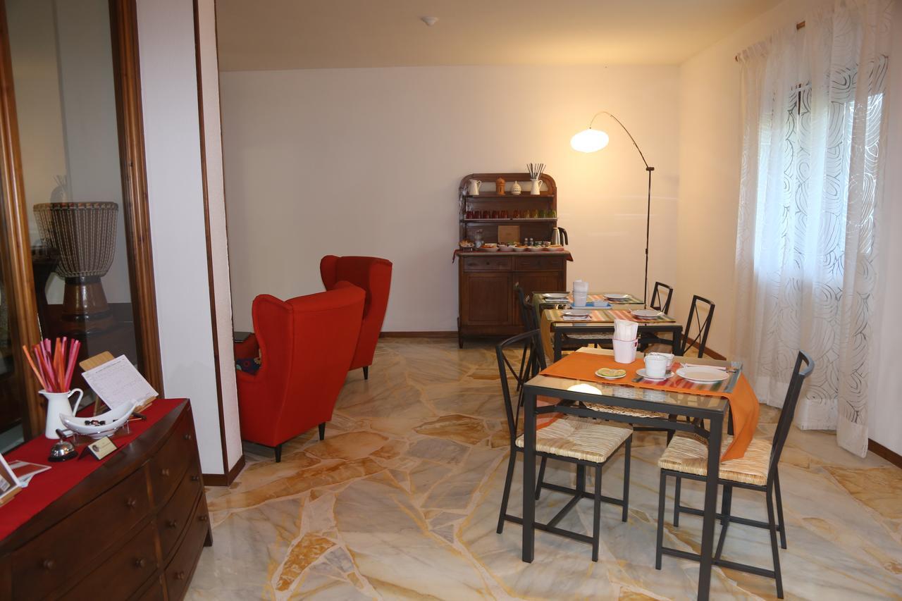 Il Grandangolo Valenzano Bagian luar foto